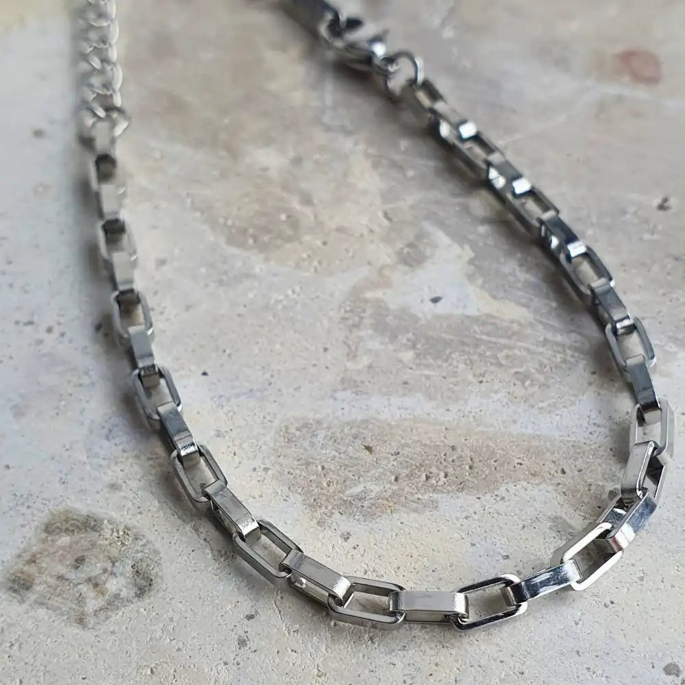 Bold Links Bracelet available in silver, featuring a chunky chain design with a 15cm+5cm extender. A bold and versatile piece perfect for stacking or wearing solo.