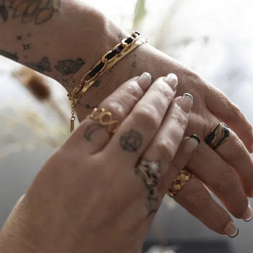 Adjustable and stylish bracelets in gold and silver, designed for every wrist size. Browse our collection of versatile bracelets at Divine Me Essentials.