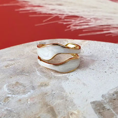 Flowing Waters Adjustable Rings in 18K gold-plating and white oil-dripping. Stunning adjustable and resizeable ring. 