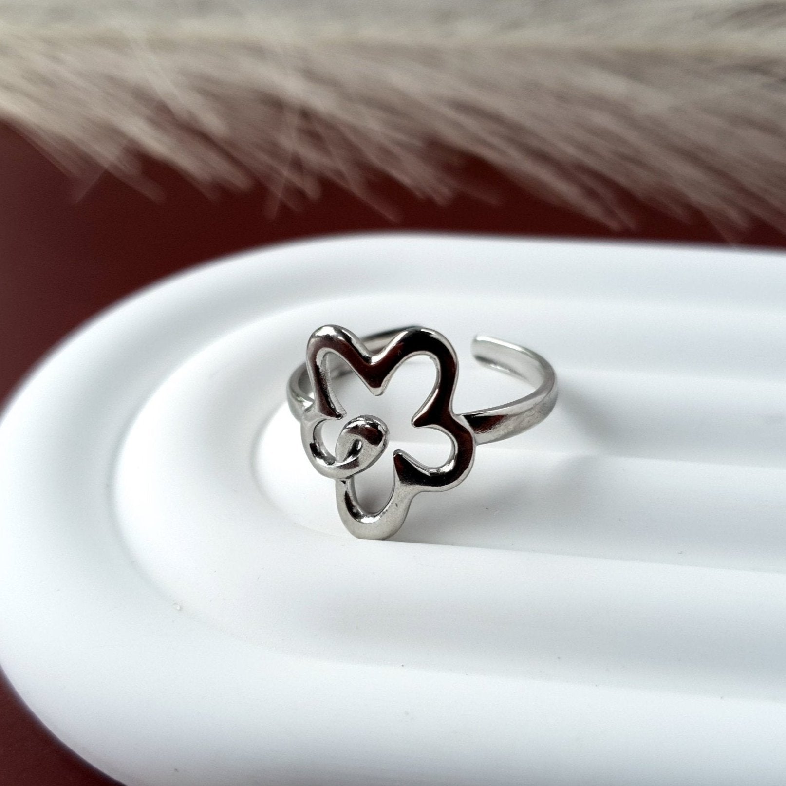 Flower power adjustable ring - Divine Me Essentials - Ring